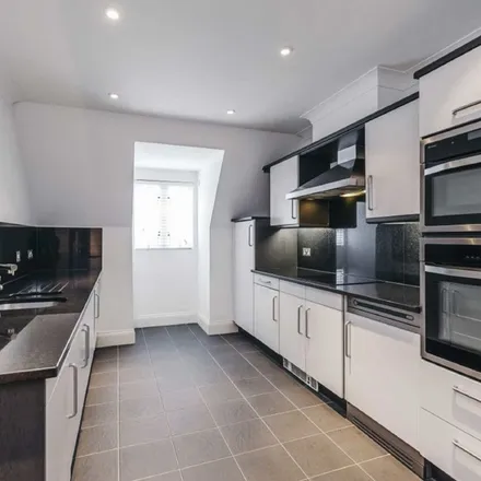 Rent this 2 bed apartment on Belvedere House in 130 Grosvenor Road, London