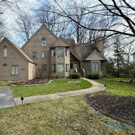 Buy this 4 bed house on Edinborough Circle in Perrysburg, OH 43537