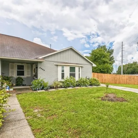 Buy this 3 bed house on 3282 Laurel Dale Dr in Tampa, Florida