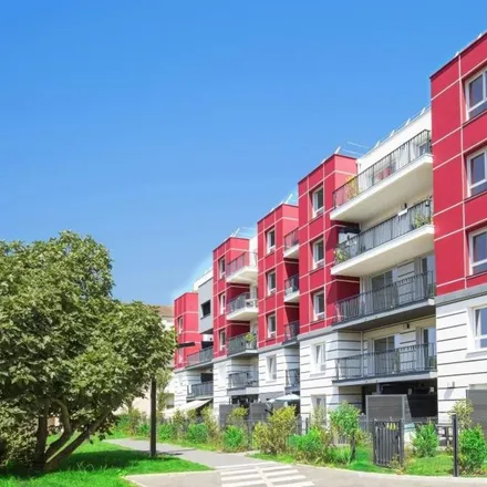 Image 2 - Pimparela, Boulevard de la Paix, 64000 Pau, France - Apartment for rent