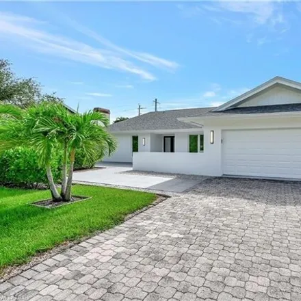 Buy this 3 bed house on 2517 Kings Lake Boulevard in Collier County, FL 34112