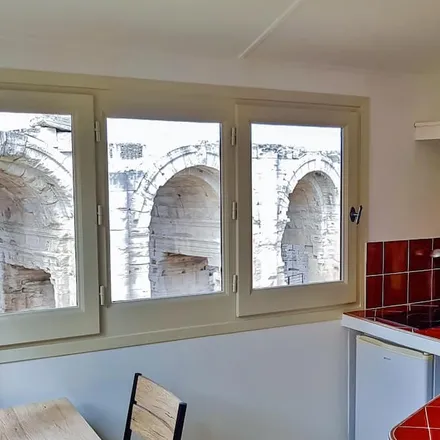 Image 4 - Arles, Bouches-du-Rhône, France - Apartment for rent