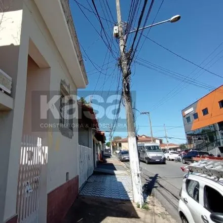 Buy this 2 bed house on Rua Doutor Cândido Rodrigues in Centro, Bragança Paulista - SP