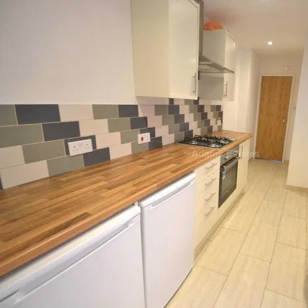 Rent this 3 bed townhouse on 47 Brighton Road in Reading, RG6 1PS