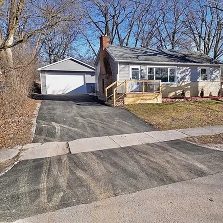 Buy this 3 bed house on 11273 Oketo Avenue in Worth, IL 60482