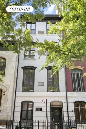 Rent this 4 bed townhouse on 230 East 11th Street in New York, NY 10003
