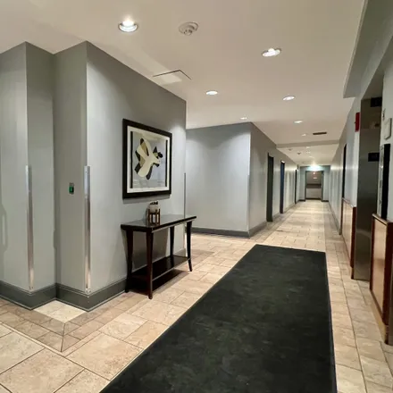Image 4 - Sheridan Towers, 6030 North Sheridan Road, Chicago, IL 60660, USA - House for sale