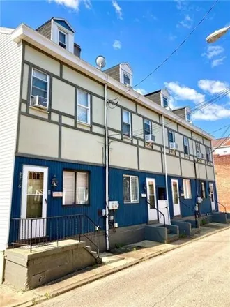 Buy this studio house on 2226 Larkins Way in Pittsburgh, PA 15203