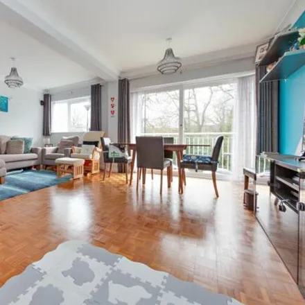 Buy this 2 bed apartment on Cat Hill in London, EN4 9ND