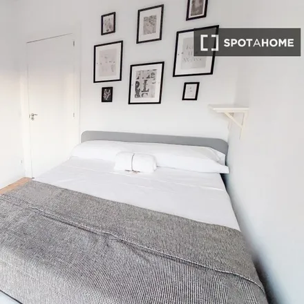 Rent this 5 bed room on Paseo de las Delicias in 108, 28045 Madrid