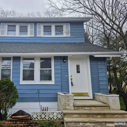 Rent this 4 bed house on 1671 Teaneck Road in Teaneck Township, NJ 07666