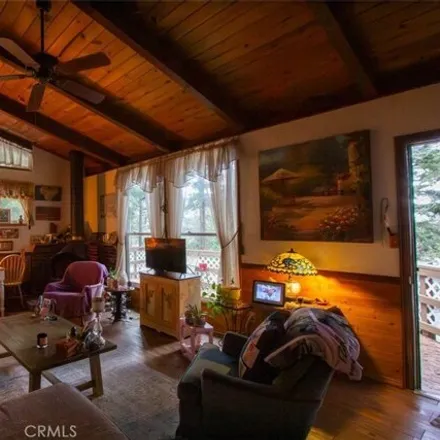 Image 3 - 31664 31595 Luring Pines Drive, Running Springs, CA 92382, USA - House for sale