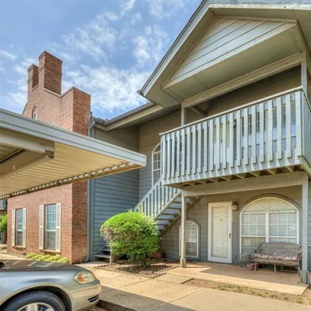 Buy this 1 bed condo on North Meridian Avenue in Oklahoma City, OK 73142