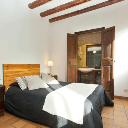 Rent this 2 bed apartment on Farmàcia Schmid Bosch in Elisenda, Carrer dels Carders