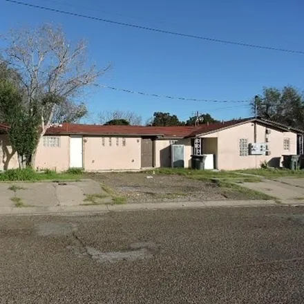 Buy this 11 bed house on 2223 North Mendiola Avenue in Laredo, TX 78043