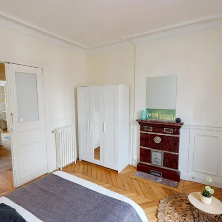 Rent this 5 bed room on 17 Rue Saint-Dominique in 75007 Paris, France