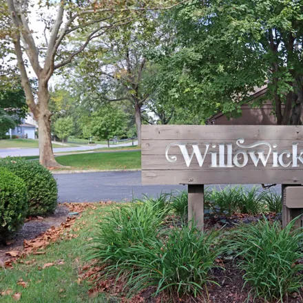Image 2 - 2062 Willowick Drive, Columbus, OH 43229, USA - Condo for sale