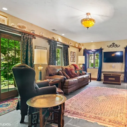 Image 4 - 1223 East Mayfair Road, Arlington Heights, IL 60004, USA - House for sale