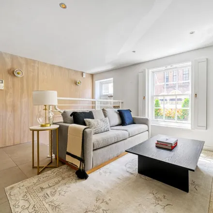 Rent this 2 bed apartment on Longdan in Parkway, London