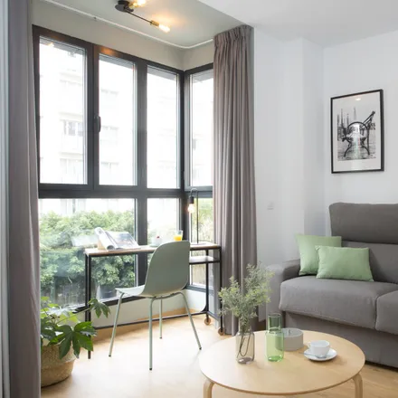 Rent this studio apartment on Avinguda de Peris i Valero in 95, 46006 Valencia