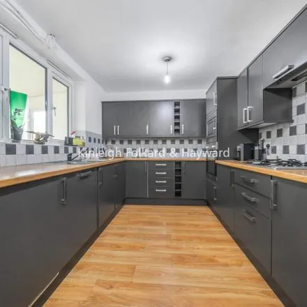 Rent this 3 bed apartment on 274 Bishopsford Road in London, SM4 6BY