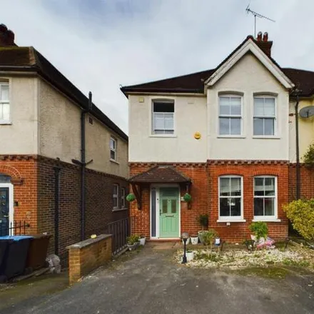 Buy this 3 bed duplex on Croydon Road in Tandridge, CR3 6QF