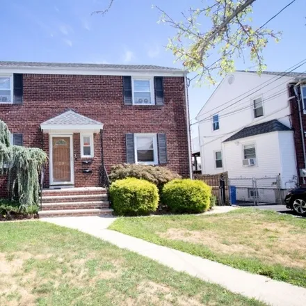 Image 1 - 42 1st Street, North Arlington, NJ 07031, USA - Townhouse for sale