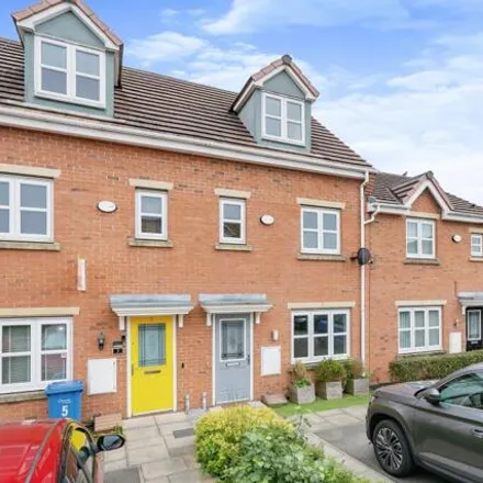 Buy this 3 bed townhouse on Bluebell Road in Warrington, WA5 1BX