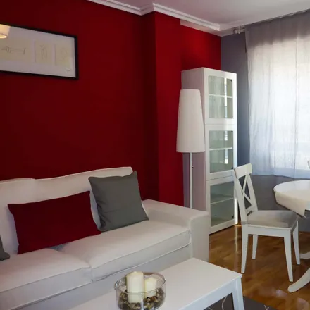 Rent this 3 bed apartment on Comparty in Calle Conde de Haro, 09006 Burgos