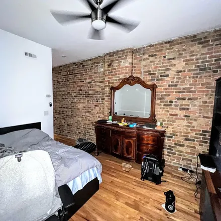 Rent this 2 bed apartment on 2100-2120 North Southport Avenue in Chicago, IL 60613