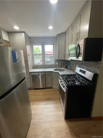 Rent this 3 bed house on 1212 E 98th St in Brooklyn, New York