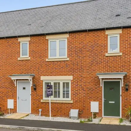 Rent this 3 bed townhouse on unnamed road in Moreton-in-Marsh, GL56 0EH