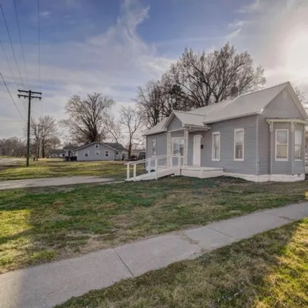 Buy this 3 bed house on 439 South Pitts Street in Marshfield, MO 65706