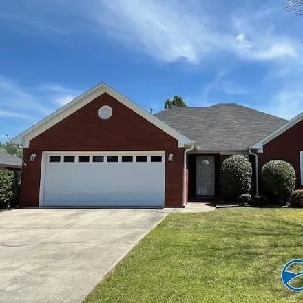Buy this 3 bed house on 3124 Navajo Drive in Decatur, AL 35603
