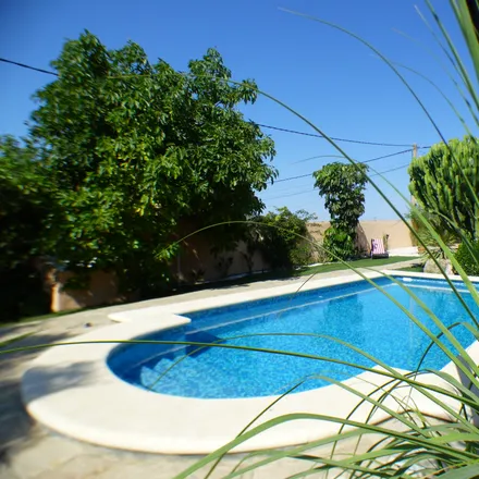 Rent this 3 bed house on Carril de los Trillizos in 11149 Conil de la Frontera, Spain