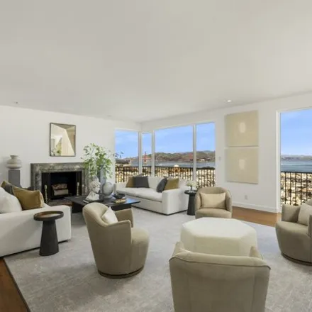 Buy this 4 bed condo on 2288 Broadway in San Francisco, CA 94123