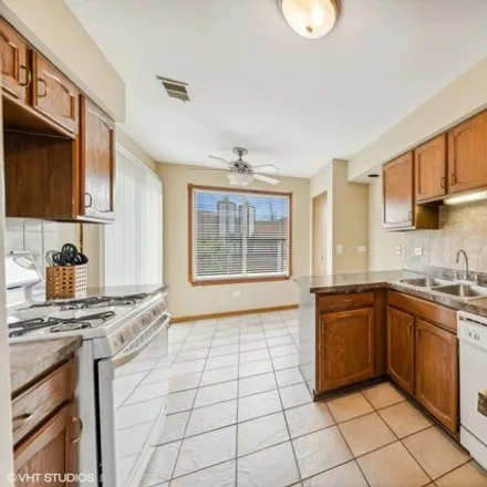 Image 7 - 9136 Fairmont Court, Orland Park, Orland Township, IL 60462, USA - Condo for sale