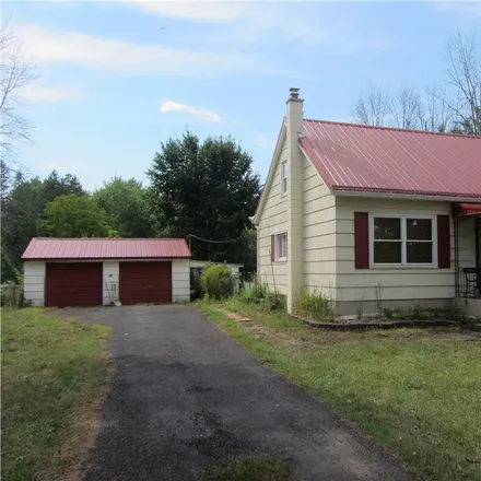 Buy this 3 bed house on 3066 Johnson Creek Road in Village of Middleport, Niagara County