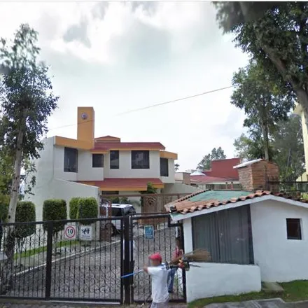 Buy this 4 bed house on Privada Bosques de Fontanebleau Número 30 in Colonia Paseos del Bosque, 53270 Naucalpan de Juárez