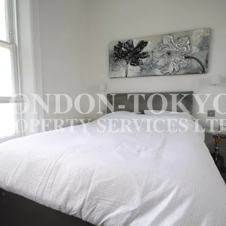 Image 2 - 5 Airlie Gardens, London, W8 7AW, United Kingdom - Apartment for rent