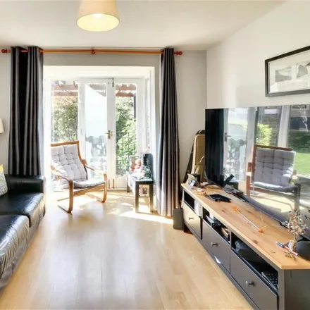 Rent this 1 bed apartment on 27-33 Barnfield Place in Millwall, London