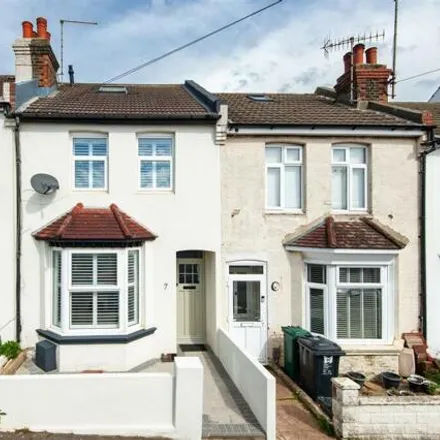 Buy this 2 bed house on St Peter's Community Primary School in St Peter's Road, Brighton