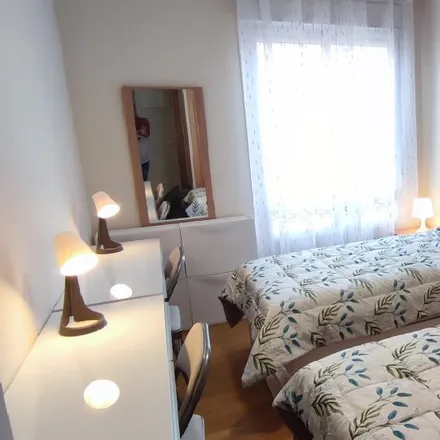 Rent this 2 bed room on Madrid in Calle Puerto de Piedrafita, 15