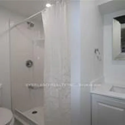 Image 3 - 237 Cherokee Boulevard, Toronto, ON M2H 2J1, Canada - Apartment for rent