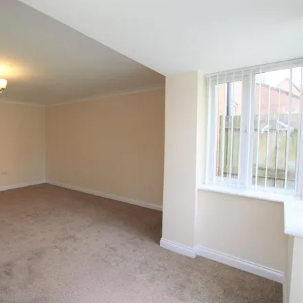 Image 5 - Redstone Way, Knowsley, L35 7NH, United Kingdom - Duplex for rent