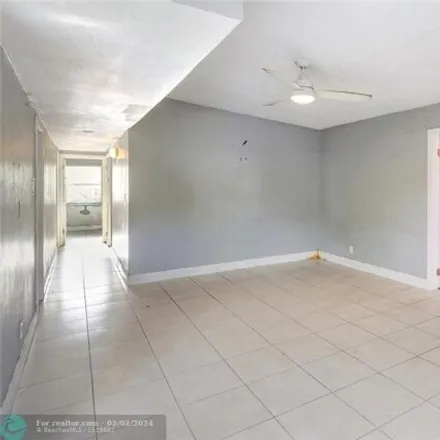 Image 6 - 1612 Northwest 16th Way, Fort Lauderdale, FL 33311, USA - House for sale