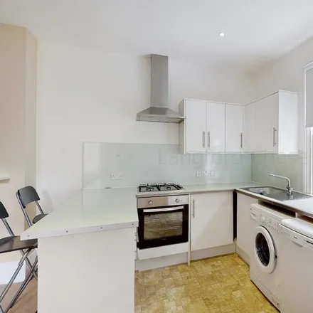 Image 5 - Henry Road, London, N4 2LH, United Kingdom - Apartment for rent