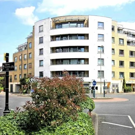 Buy this 1 bed apartment on 31 Walton Road in Horsell, GU21 5DT