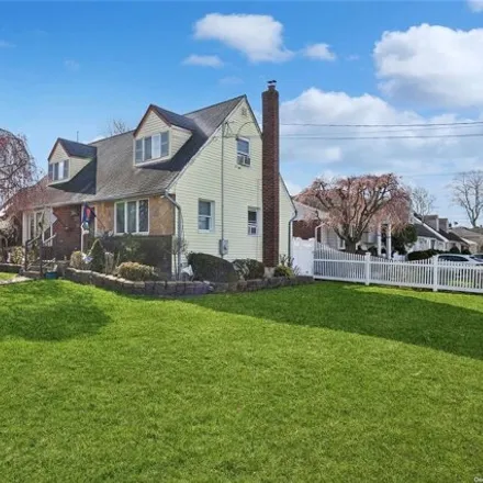 Buy this 4 bed house on 354 Maryland Avenue in Village of Massapequa Park, NY 11762