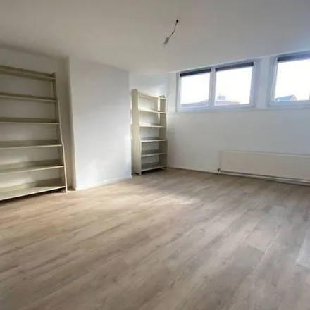 Rent this 2 bed apartment on Rue Washington - Washingtonstraat 129 in 1050 Ixelles - Elsene, Belgium